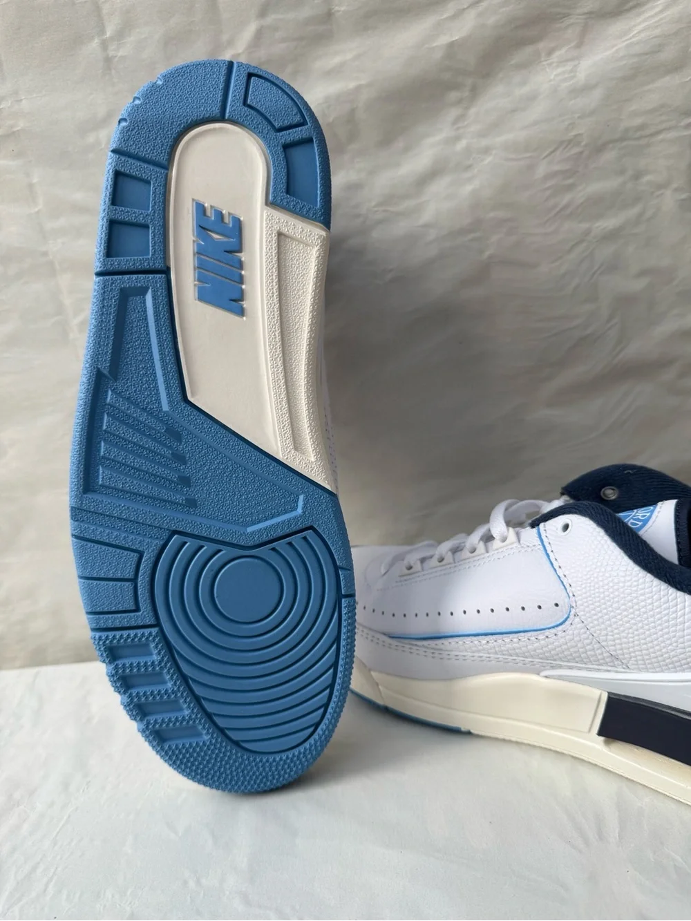 Nike - Air Jordan 2 Low - “UNC” - Size 10